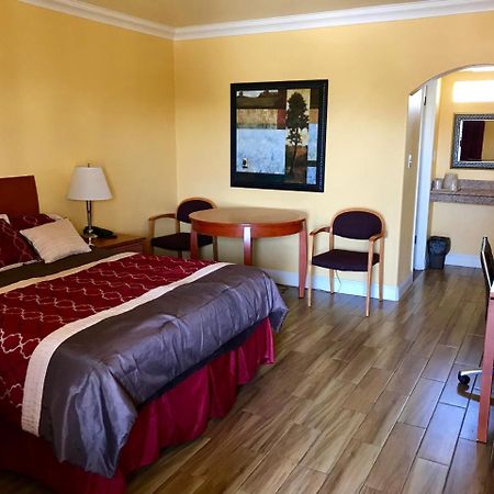 Town & Country Motel Лівінгстон Екстер'єр фото